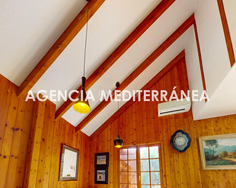 Foto e3b9b901-96f6-49c9-94cf-0dd569d13e30. Xalet amb calefacció aparcament piscina a Serra