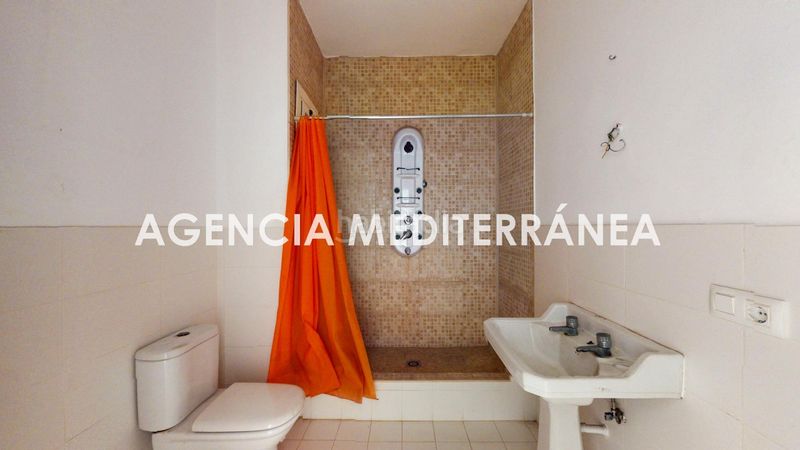 Foto 0e315826-6193-4557-aafc-63fb9ee3f946. Pis a Russafa Valencia
