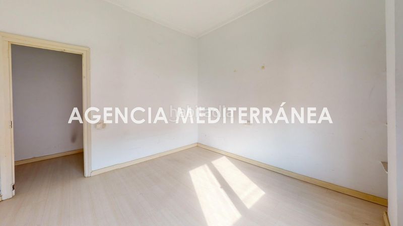 Foto 5b29e3d2-5fb7-4a8c-8d34-7ab5e6a15f9d. Pis a Russafa Valencia