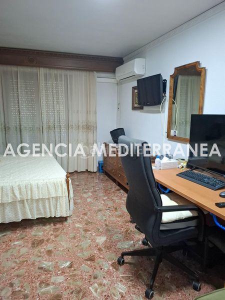Foto c33c4b15-6174-4509-9406-b94fe42ff3ea. Pis amb aparcament a Oliva pueblo Oliva