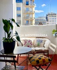 Àtic a Sant Francesc. Áticoestudio con terraza a escasos metros de la plaza de ayuntam