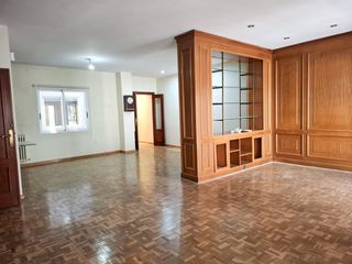 Pis  Calle general san martin. Piso en venta en valencia, con garaje, en pleno centro de la ciu