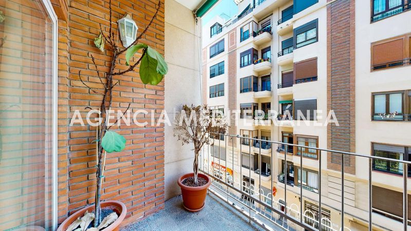 Foto a916c522-ef3a-463c-bc91-f86e3c38cb50. Pis amb calefacció aparcament a Russafa Valencia