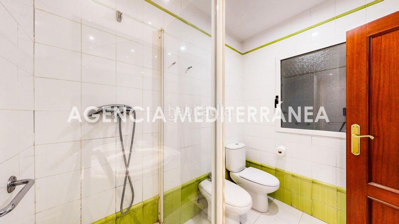 Foto b3d7f0cc-1256-4514-a73d-ad85f5b10a0e. Pis amb calefacció aparcament a Russafa Valencia
