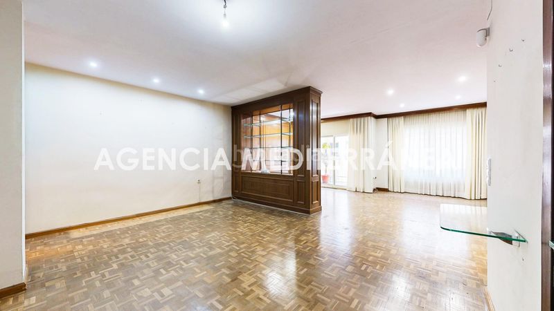 Foto e86d677a-87e7-4691-83a8-b2b321ba3fd9. Pis amb calefacció aparcament a Russafa Valencia
