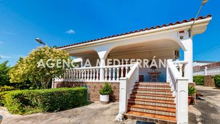 Chalet in Monserrat. Chalet en venta en montserrat