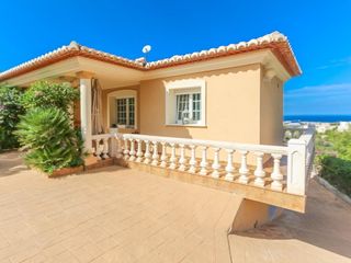 Chalet in La Pedrera-Vessanes. Exclusiva vivienda en montgo con calidades y vistas espectacular