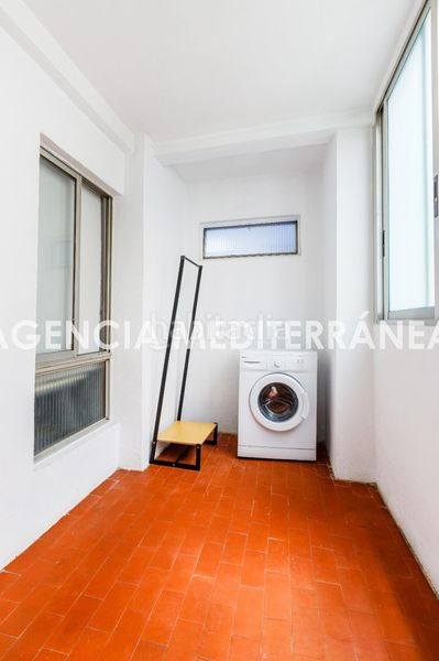 Foto eee47516-69ef-4d49-a683-6b9346aed91f. Pis amb aparcament a Ciutat Jardí Valencia