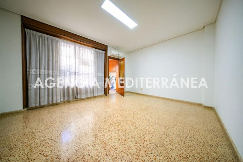 Foto b751d7da-ccf4-4461-9d1c-4a1defbfee46. Pis amb calefacció a Russafa Valencia