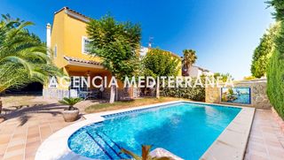 Casa bifamiliare in Rascanya. Oportunidad única en la pobla de vallbona, zona rascanya!