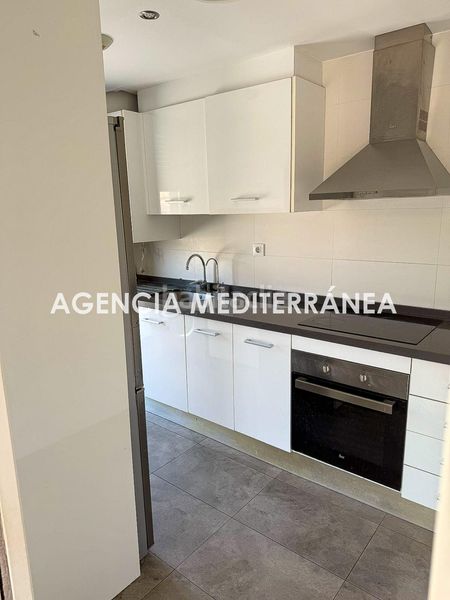 Foto 4e884202-c2ab-4e4b-a5c4-6fc6f9d17eb2. Àtic amb calefacció aparcament a Nou Moles Valencia