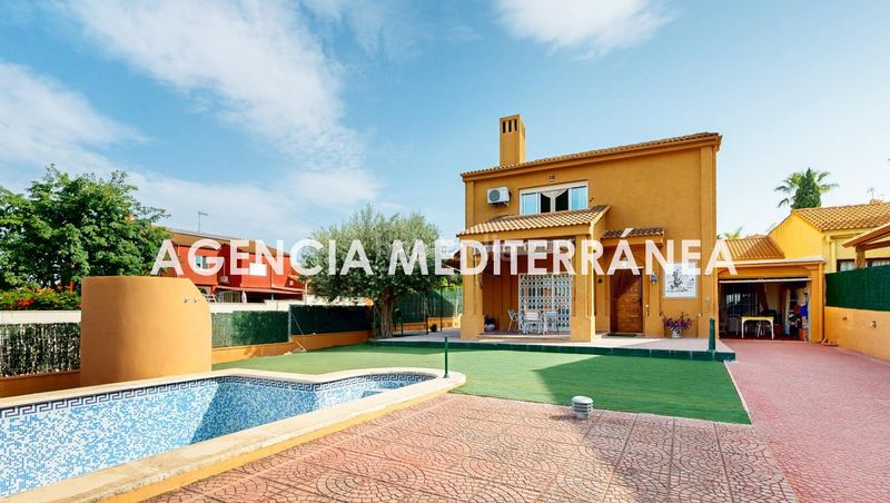 Foto 455d5505-f507-43e6-a1e7-609d992796c9. Xalet amb calefacció aparcament piscina a San Antonio de Benagéber