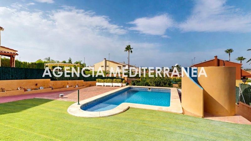 Foto 88a7f2d9-4602-4512-bdbc-307390423c62. Xalet amb calefacció aparcament piscina a San Antonio de Benagéber