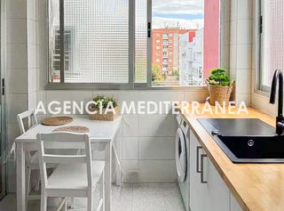 Affitto Appartamento in Malva Rosa. Amplia vivienda a un paso de la playa de la malvarrosa