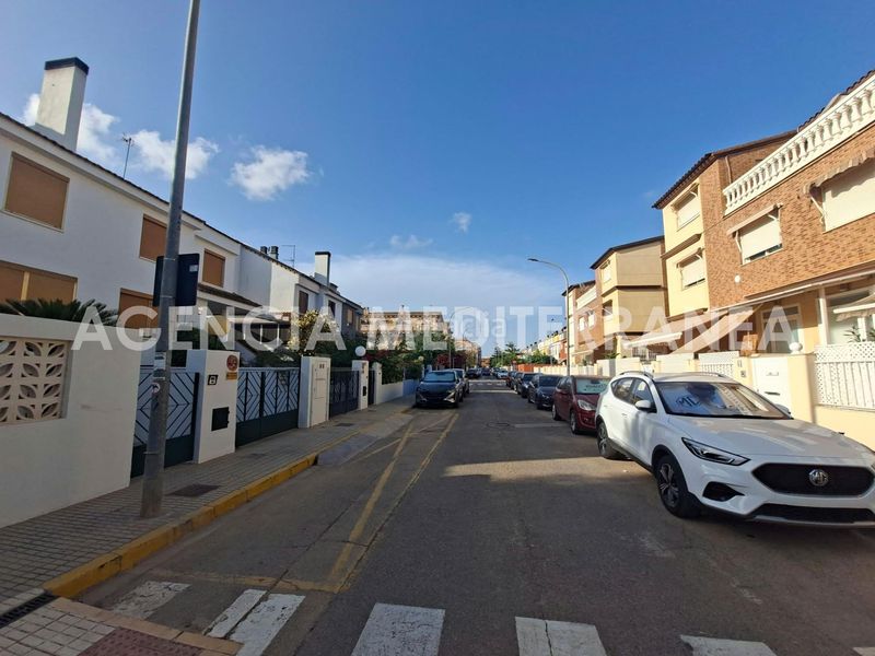 Foto 162b2f18-ec4d-4fa0-a70a-e981a99c212d. Casa adossada amb calefacció aparcament a Centro - Ambulatorio Paiporta