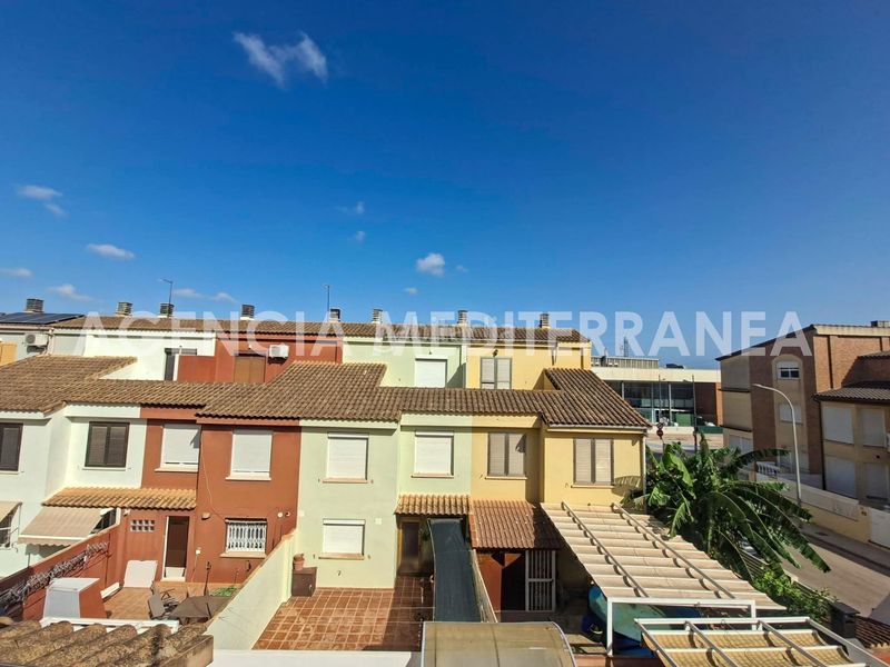 Foto b74005a1-c242-4581-b1cd-92dbf28e93a2. Casa adossada amb calefacció aparcament a Centro - Ambulatorio Paiporta