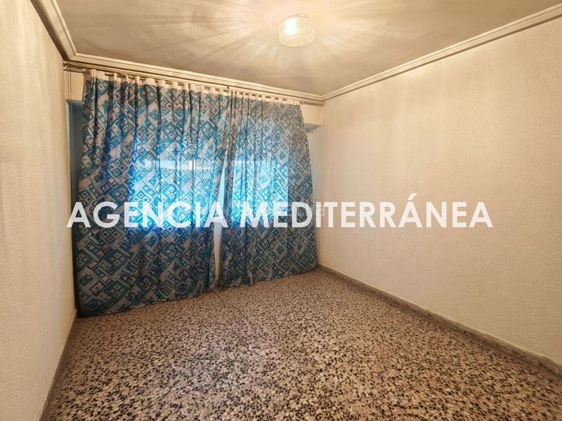 Foto bcefd4d8-5724-4af3-b119-23eb1775ffde. Pis amb calefacció aparcament a Russafa Valencia