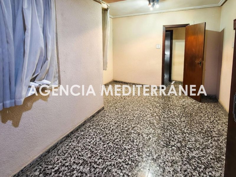 Foto be109115-866a-42ba-b952-7d86d35299fa. Pis amb calefacció aparcament a Russafa Valencia