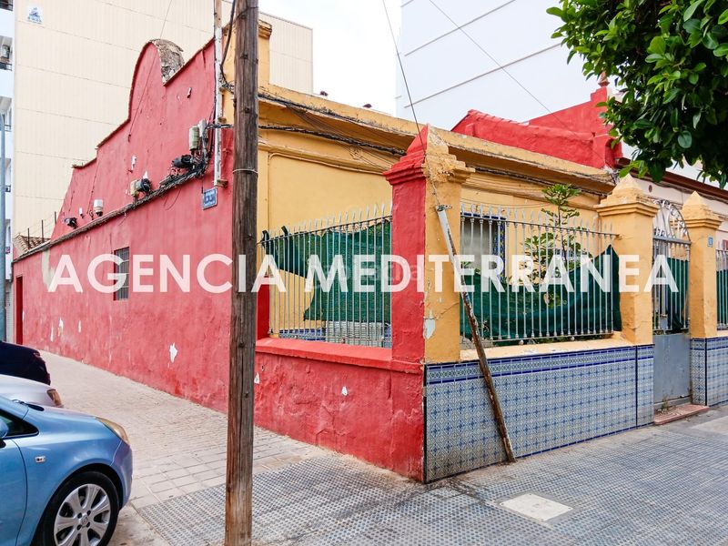 Foto 595d411b-a35d-43e2-b31f-a5f644d52327. Casa a Centro Ciudad Paterna