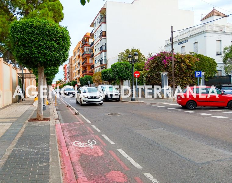 Foto a90113f7-5767-4958-b3c3-bb5234102e61. Casa a Centro Ciudad Paterna