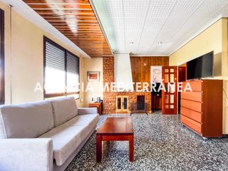 Flat in Alcácer. Amplia vivienda a la venta con gran terraza en alcàsser