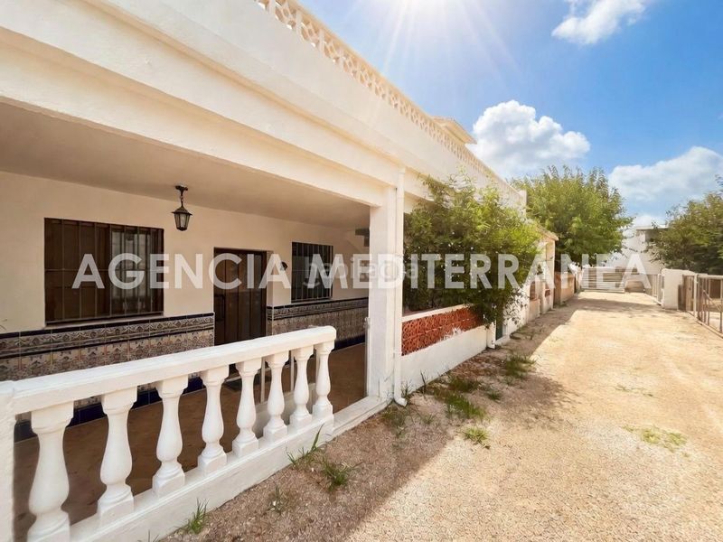Foto 5eb227b6-d247-4ad1-a5ea-e06bc908f2d7. Casa adossada a Oliva nova Oliva