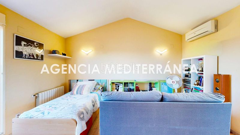 Foto d576521b-ad27-4922-89f6-e80fac5cd26f. Casa adosada adosado en venta en san antonio de benageber, con piscina independiente. en San Antonio de Benagéber