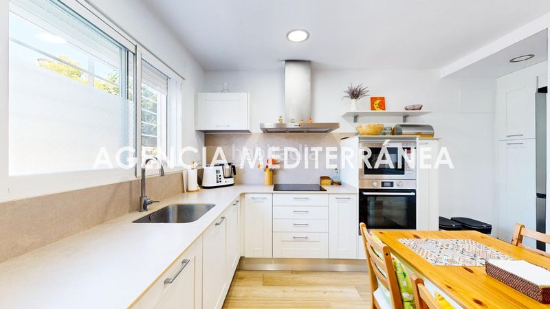 Foto f7bc4551-28cc-460e-ad3c-357f59bf1f31. Casa adosada adosado en venta en san antonio de benageber, con piscina independiente. en San Antonio de Benagéber