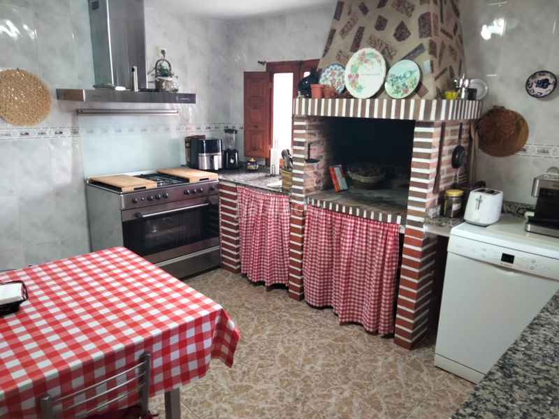 Foto 066a0605-2731-469f-aeb8-42038cddbfeb. Masia amb xemeneia aparcament a Tébar - Los Arejos Águilas