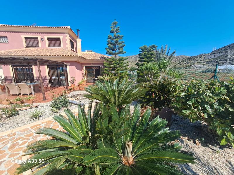 Foto 5b19727f-e119-4061-acb8-71746b010ccb. Xalet amb xemeneia calefacció piscina a Garrobillo Lorca