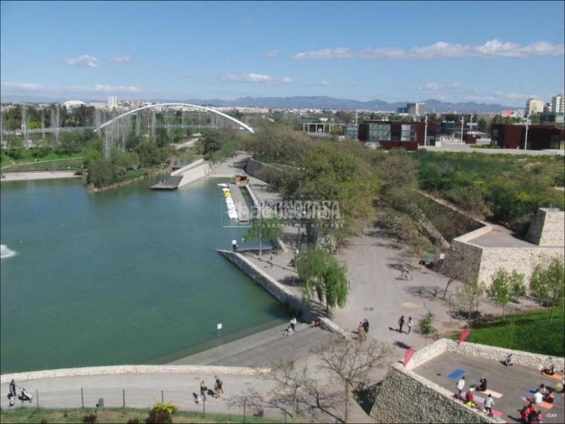 Foto 4ed6d4c8-d567-4856-81ce-9b6c0f5f6415. Local commercial dans La Petxina Valencia