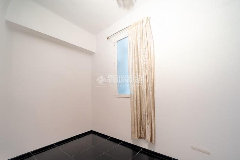 Foto d2438a2a-73e8-42ef-8777-f05c79a1afc7. Piso  en venta en La Petxina Valencia