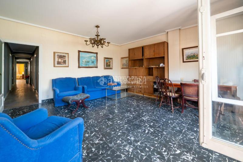 Foto e3fba635-8697-42b7-bb73-6f2db2c2c996. Piso  en venta en La Petxina Valencia