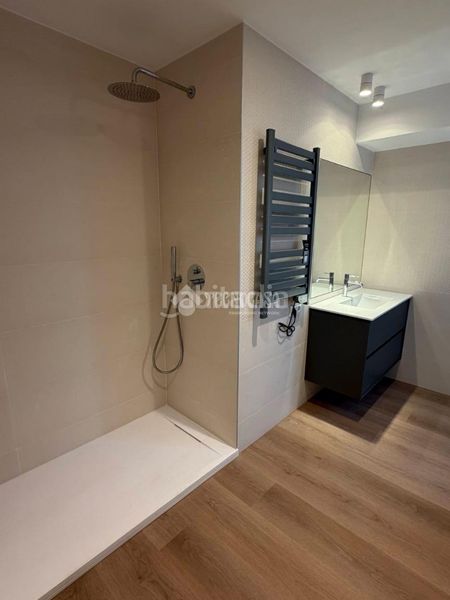 Foto 17b9f9b3-0385-4f51-9ed3-7655662326e0. Pis a Nou Moles Valencia