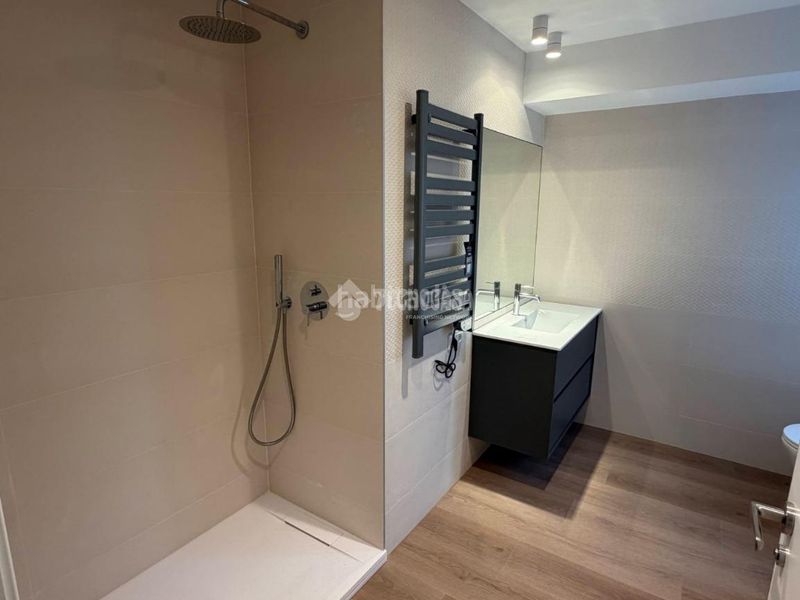Foto 7f60d038-f9ff-4e21-bbd9-4564c60eb62d. Pis a Nou Moles Valencia