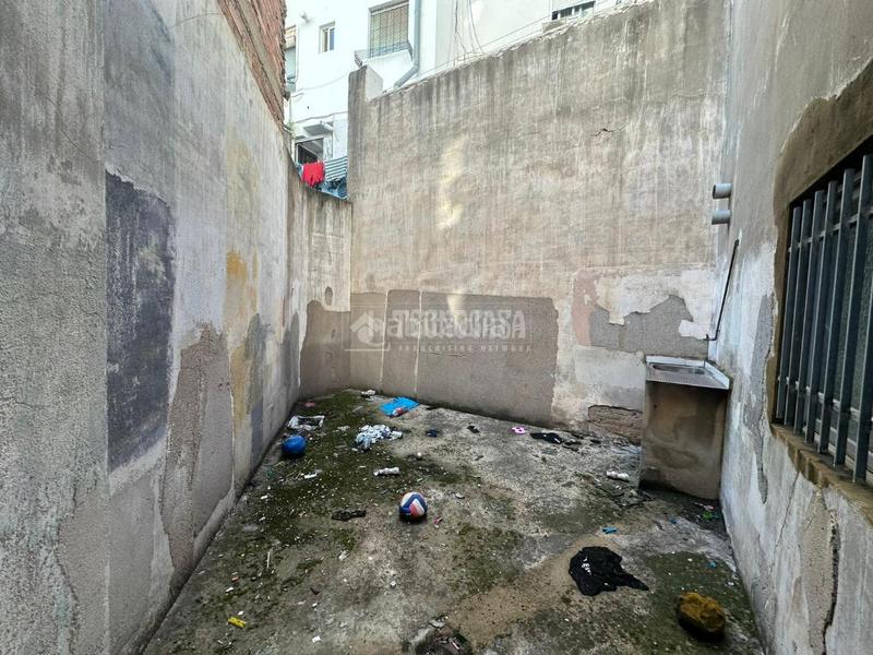 Foto cde89ba2-d082-4ad0-82ee-29a7f8397f67. Locale commerciale in Nou Moles Valencia