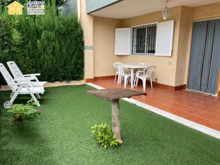 House in Novamar - Mediterráneo. Estupenda vivienda con jardín en urbanización con piscina