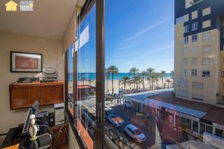 Apartament a Playa de San Juan. Todo exterior, primera linea avenida de niza, playa de san juan
