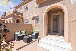 Casa in Monte y Mar. Magnifico adosado esquina de 2 plantas con sótano en venta en gr