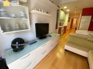 Rent Flat in Casco Antiguo - Sta. Cruz - Ayuntamiento. Apartamento de diseño en el centro de alicante con ascensor