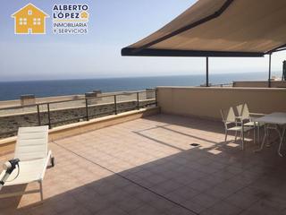 Casa a Los Arenales del Sol. Bungalow frente al mar en arenales del sol con terraza de 60 m2