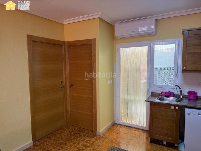 Foto e9a5c73f-88b2-4442-b721-980914df41cc. Rent duplex with pool in Los Arenales del Sol Elche / Elx