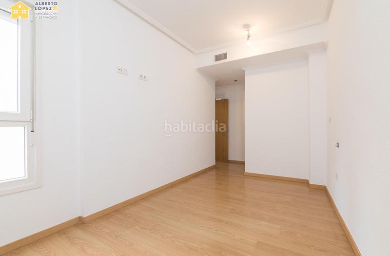 Foto b3812958-1bf6-49f1-962e-94a33029389e. Apartment in El Altet Elche / Elx