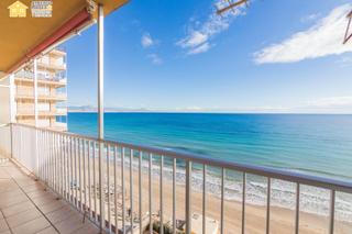 Apartament a Los Arenales del Sol. Apartamento en venta en primera línea de playa en los arenales d