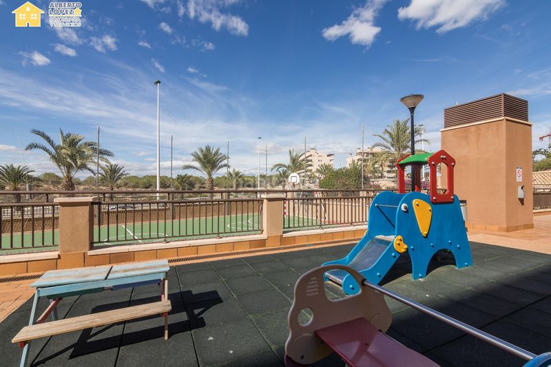Foto b5d65369-1b90-40ed-84b4-c6544b964ae7. Casa amb aparcament piscina a Los Arenales del Sol Elche / Elx