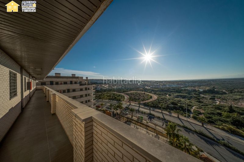 Foto 3b2244a3-31ae-40b2-9769-dc2039f80450. Àtic amb aparcament piscina a Los Arenales del Sol Elche / Elx