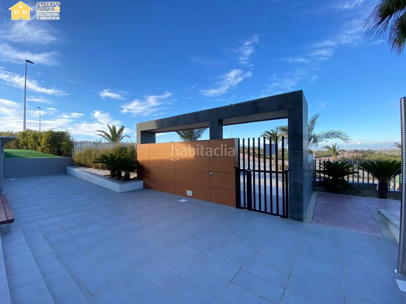 Foto c7838954-0f25-4c59-b27d-fac51d85b1e8. Àtic a calle albacete 7 a Los Arenales del Sol Elche / Elx