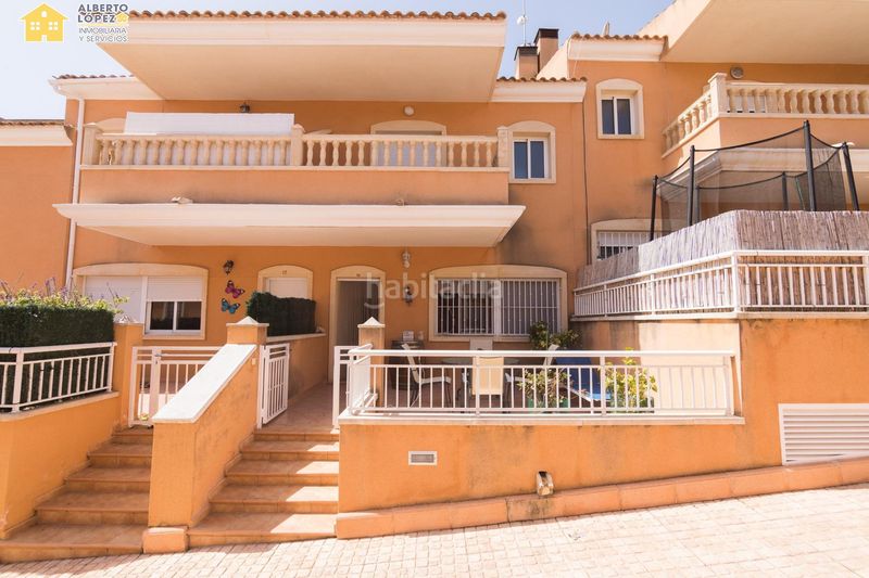 Foto 2a9f68a4-1726-4778-94fb-1dad96f92034. Casa adossada amb aparcament piscina a Los Arenales del Sol Elche / Elx