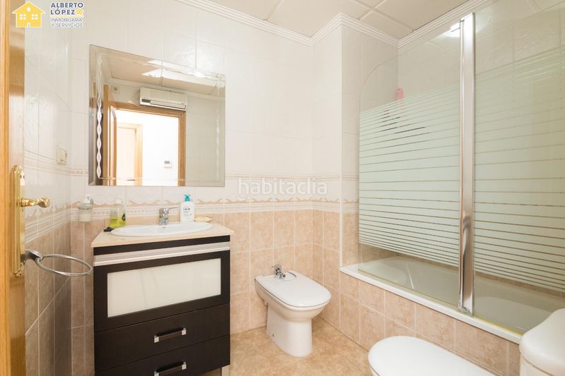 Foto 524b35b0-86fd-4014-9007-772cb6bcdebe. Casa adossada amb aparcament piscina a Los Arenales del Sol Elche / Elx