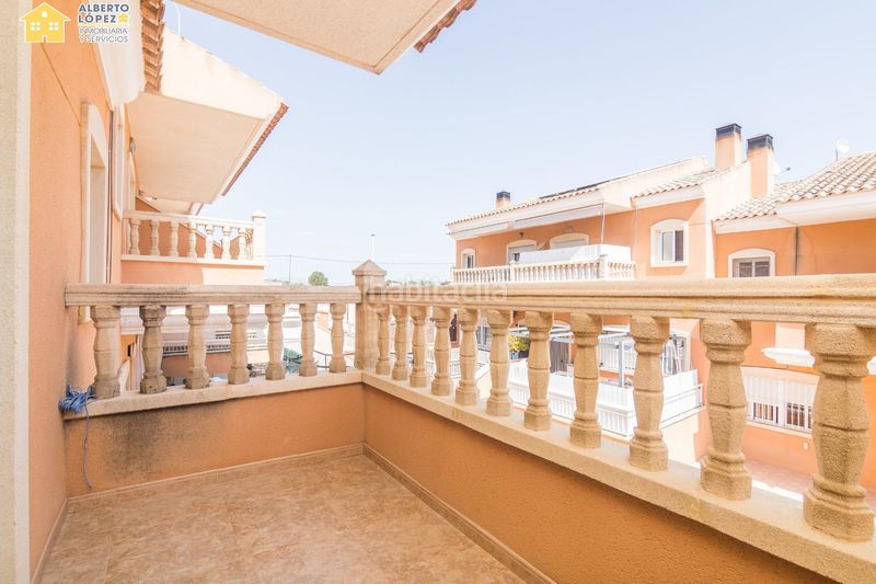 Foto a9e07f0a-648f-4507-902f-de86cef6b03c. Casa adossada amb aparcament piscina a Los Arenales del Sol Elche / Elx